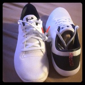 Under Armour Women’s Sneaker Size 9.5